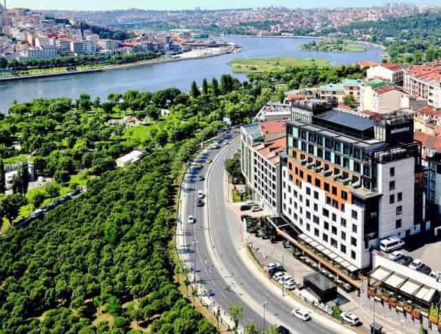 Mövenpick Istanbul Golden Horn hotel with waterfront view for incentive travel and meetings.