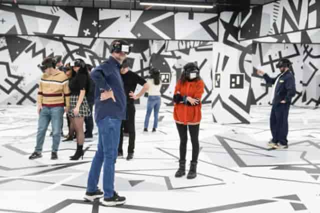 MÜZEVERSE VR experiential activation at Uniq Istanbul for immersive event marketing.