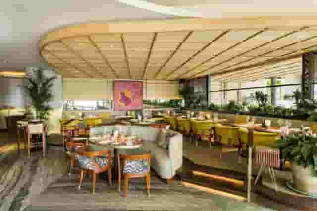 Restaurant & Food bar area