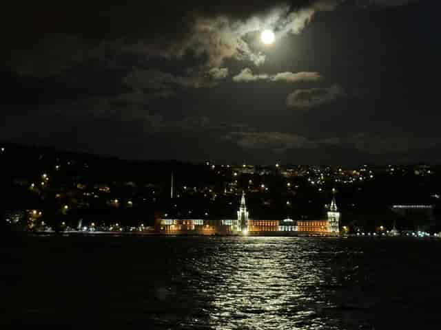 Pasha at Novikov Istanbul: Waterfront gala venue with stunning night views.