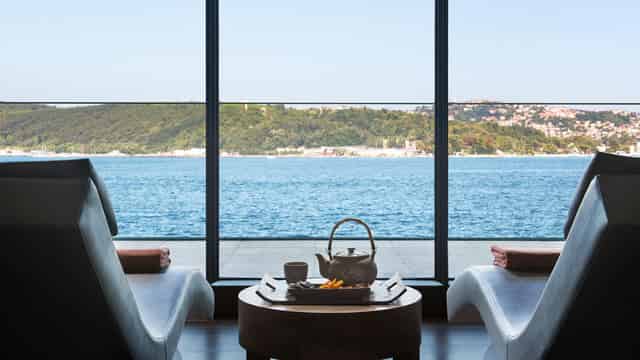 T Lounge