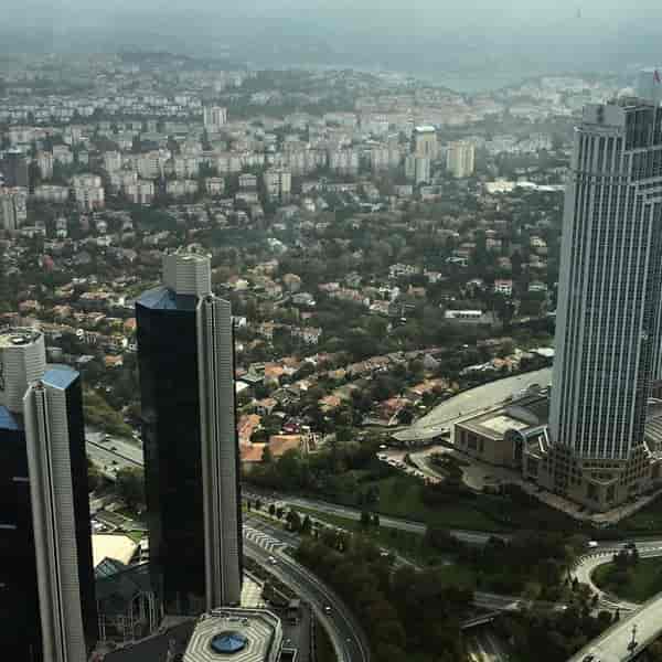 Vista Cafe at Sapphire Skydeck: Urban high-rise venue for corporate conferences and events.