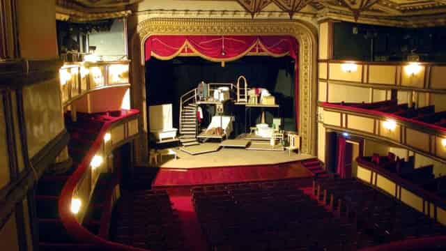 Performing arts theater
