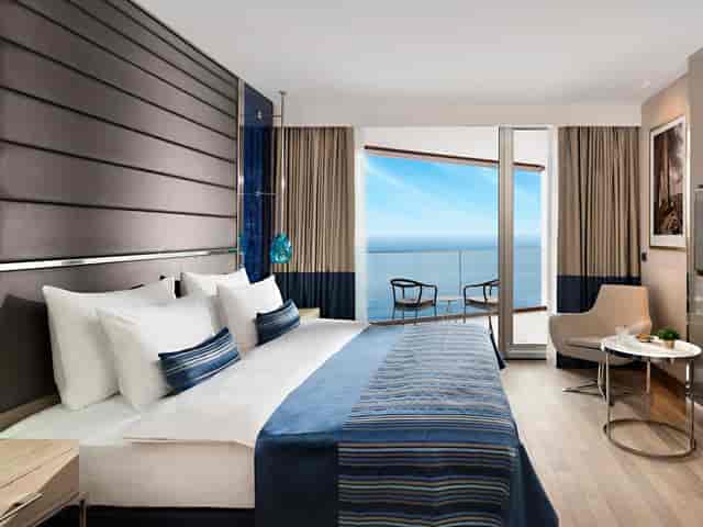 Crowne Plaza Istanbul Florya business suite with premium lounge view for VIP events and conferences.