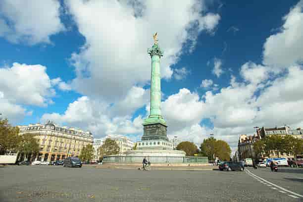 Lounge at Place de la Bastille: Parisian square for experiential events and incentive photography.