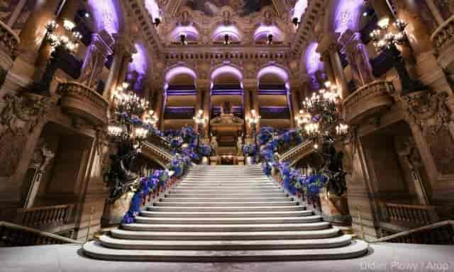 Opéra Garnier Rotunda: Grand venue for luxury gala and VIP red carpet events with ornate architecture.