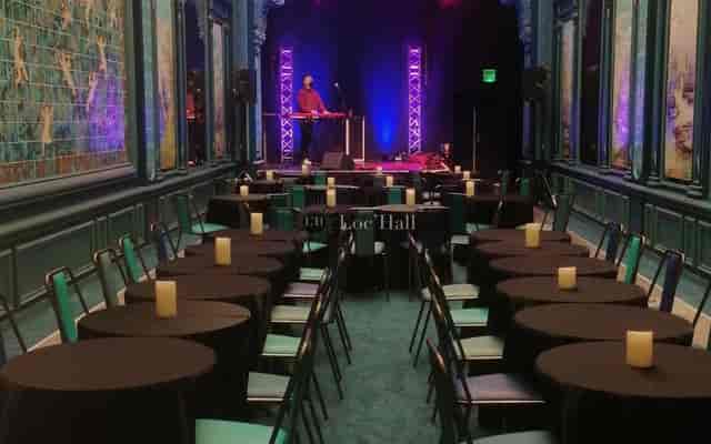 La Salle de Billard at L'Olympia: Cabaret-style room for keynote presentations and live music.