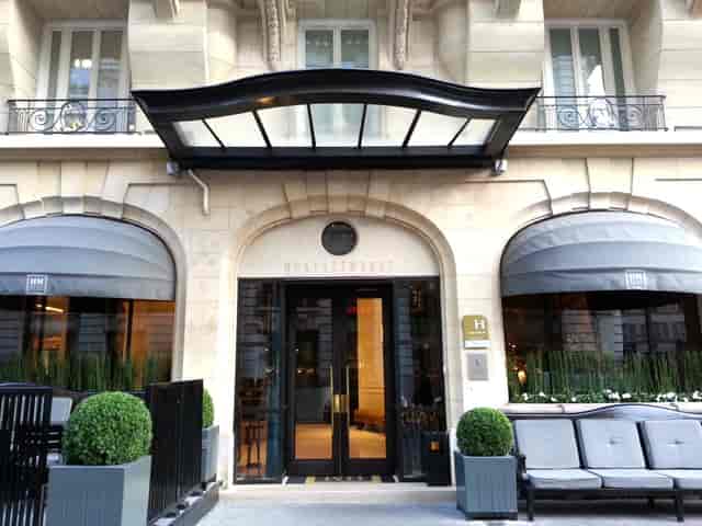 Fireplace corner at Hôtel Montalembert: luxury boardroom or incentive retreat venue in Paris.