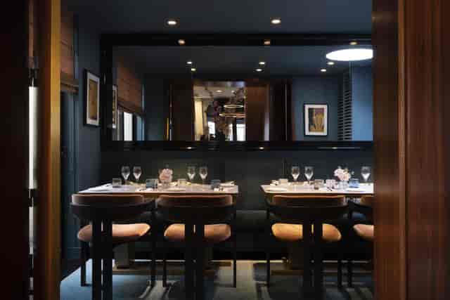 Luxury private dining room at Hôtel Montalembert for exclusive board meetings and VIP events.