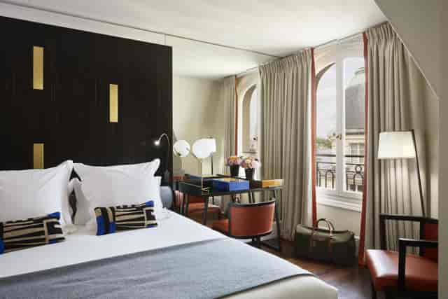 Hôtel Montalembert executive meeting room with workspace for corporate events and business travel.