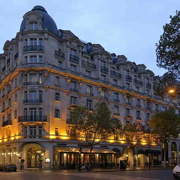 Luxury Parisian hotel venue for executive retreats and boutique board meetings.