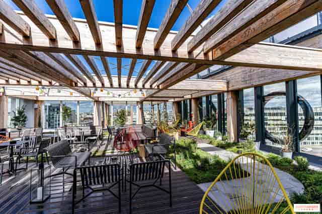 Zoku Paris rooftop venue with pergola for cocktail receptions and networking events.