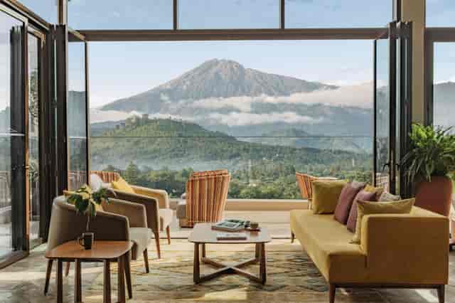 Modern meeting space with mountain views, perfect for corporate events and executive workshops.