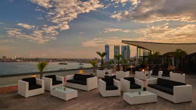 Upscale waterfront restaurant for corporate cocktail reception and networking event.