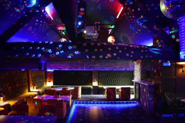 Penthouse in Fibre with dynamic lighting for corporate mixers and private receptions.