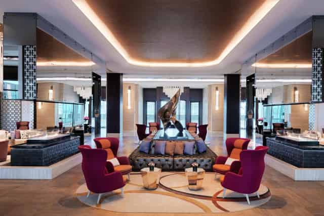 Lobby Lounge & Bar