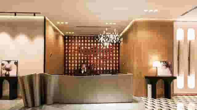 Lobby Lounge & Bar
