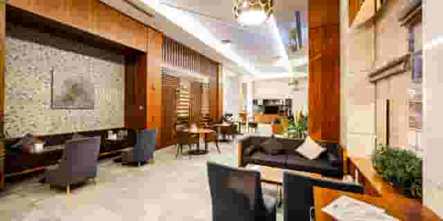 Lobby Lounge & Bar