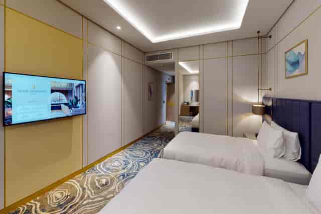 Modern twin suite at InterContinental Baku for corporate conferences and business travel.