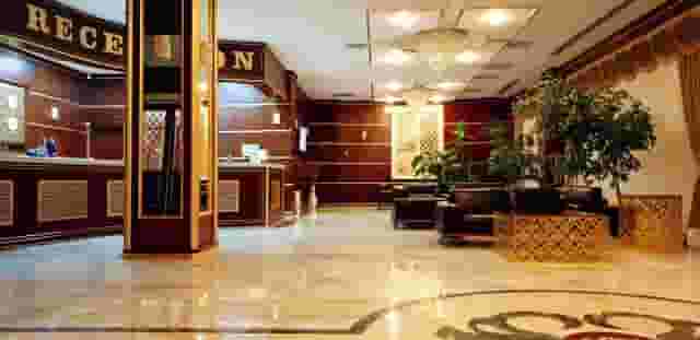 Lobby Lounge & Bar