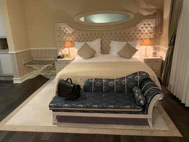 Luxury VIP hotel room with structured layout at Excelsior Hotel & Spa Baku for business travel.