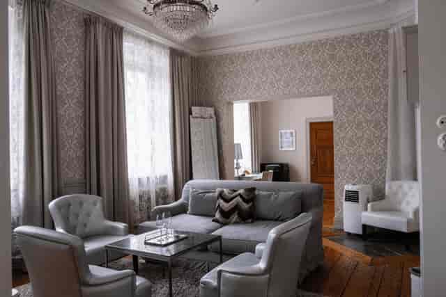 Le Salon NOFO Hotel: sophisticated breakout room for VIP consultations and corporate networking.