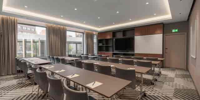 Modern Havet classroom at voco Stockholm Kista for corporate training and workshops.