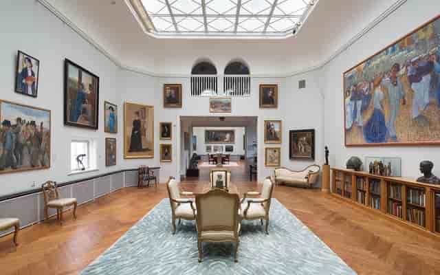 Thiel Gallery VIP breakout room featuring elegant high-end decor for executive board meetings.
