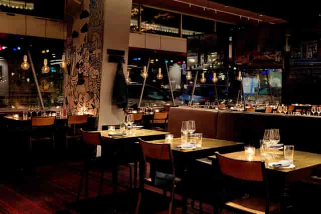 Scandic Malmen bar for corporate dinners and networking events with ambient mood lighting.