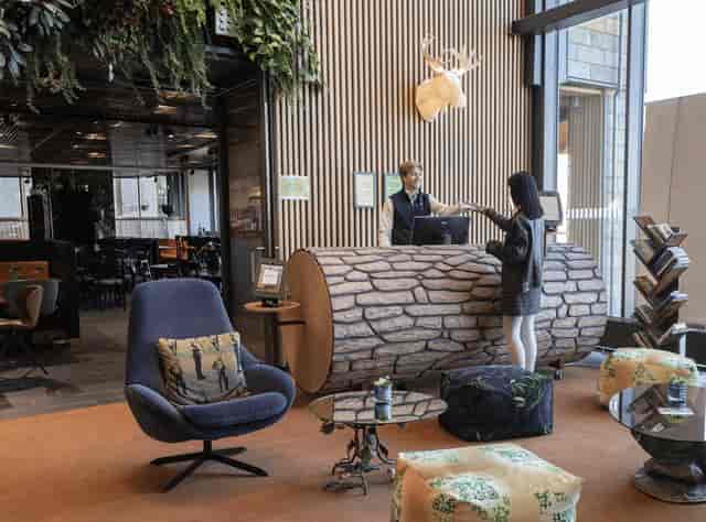 Coworking Flex reception area at Quick Office Östermalm for business meetings and networking.