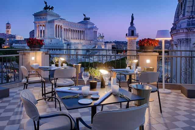 Piano Lounge