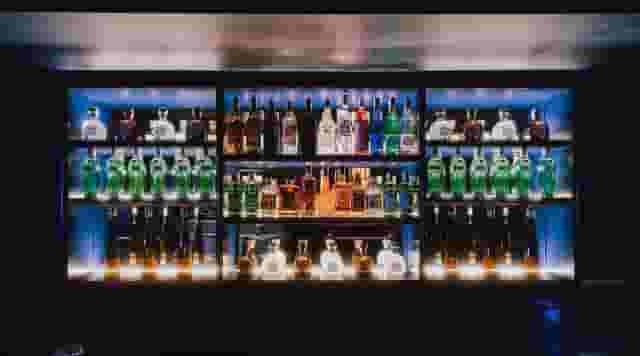 Piano bar