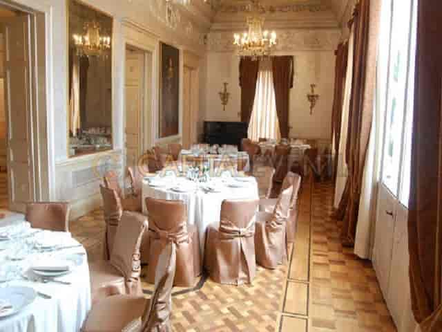 Elegant banquet hall at Vigna dei Cardinali for upscale board dinners and boutique wedding events.