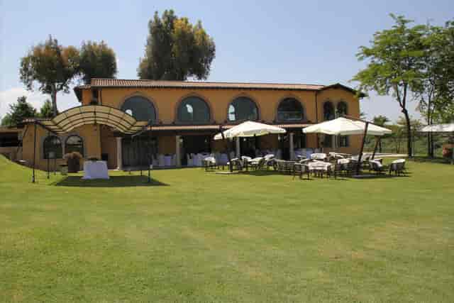 Cucina in Villa: Mediterranean outdoor venue for corporate luncheons and social mixers.