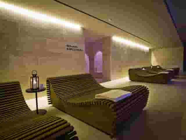 EXECUTIVE LOUNGE