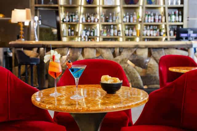 Piano bar