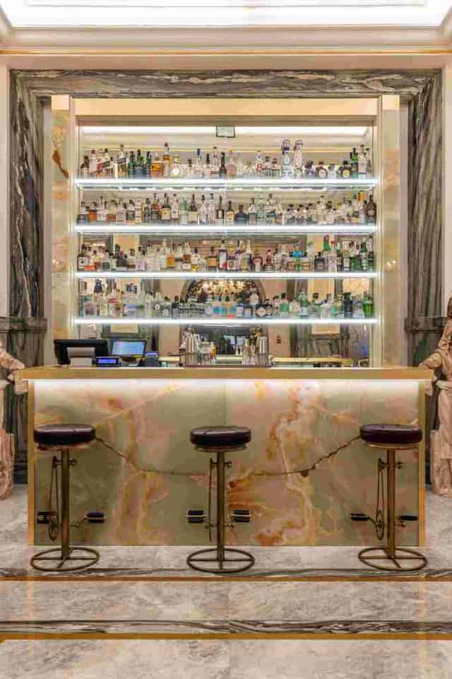 bar