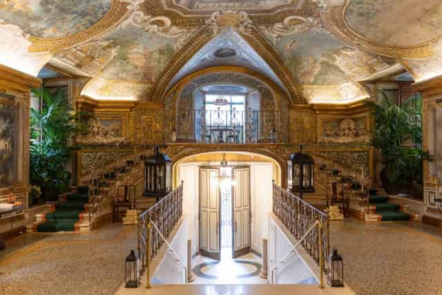Galleria degli Specchi