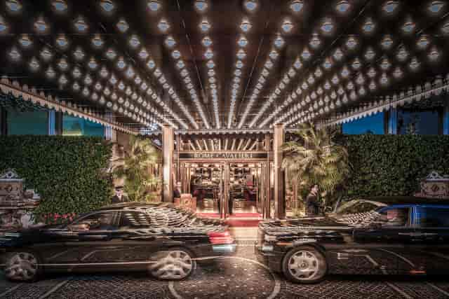 Luxury banquet hall at Rome Cavalieri, grand architecture for incentive events and retreats.