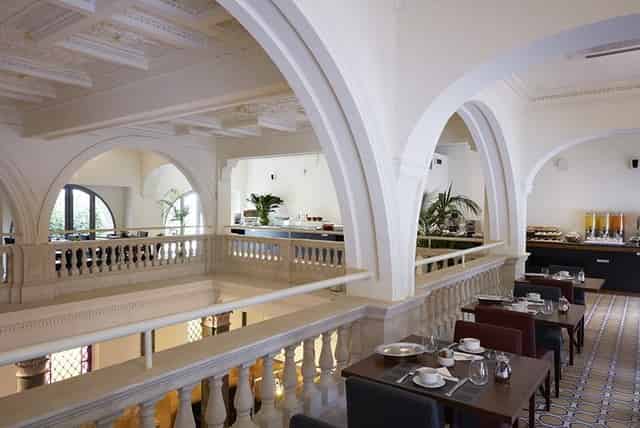 Lounge Bar