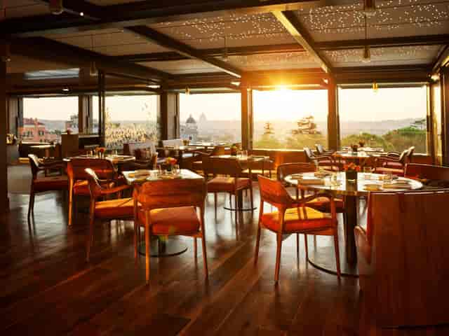 Rooftop sunset view at Il Giardino Ristorante, ideal for executive dinners and networking events.