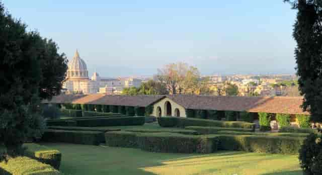Villa Piccolomini garden in Rome, ideal for a luxury incentive event or exclusive gala dinner.