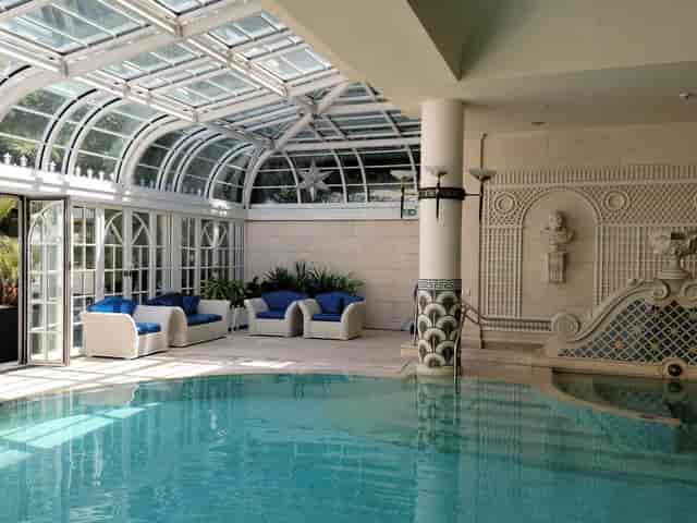 Sala Michelangelo, Hotel Rome Cavalieri: Luxury solarium for VIP breakouts and networking events.