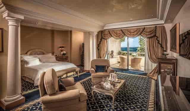 Luxury suite at Rome Cavalieri, perfect for executive retreats and VVIP corporate events.