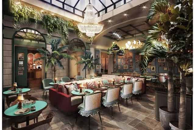 Restaurant & Bar