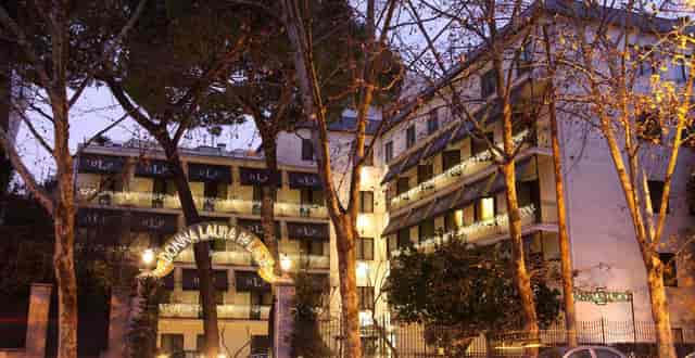 Visit Donna Laura Palace, business ...
