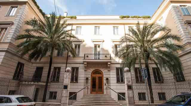 High-end restaurant in Colosseo, Rome, for executive retreats and boutique corporate events.