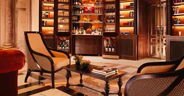 Luxury Hotel Eden piano bar, VIP lounge for high-end corporate events and private networking.