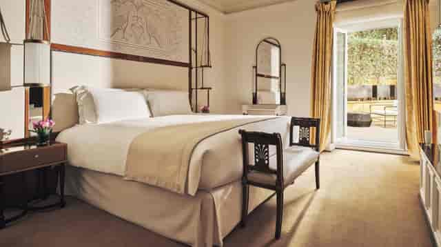 La Libreria hotel suite at Hotel Eden with private terrace for executive meetings and VIP events.
