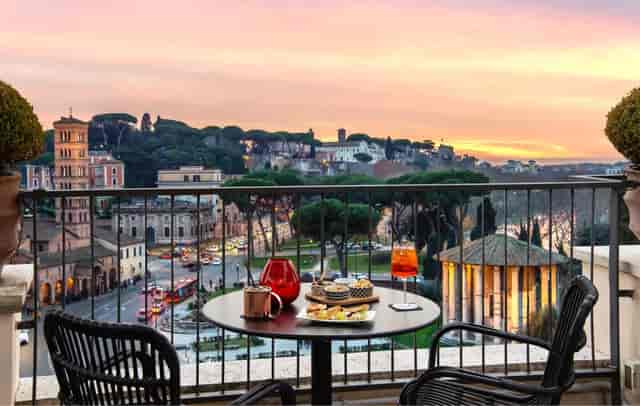 47 Circus Roof Garden: the "suspended ...